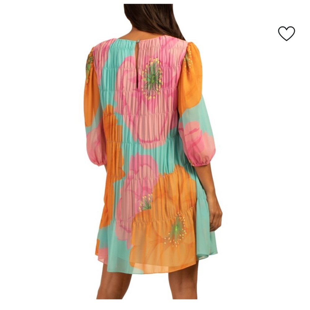 ⭐️NWT Trina Turk Silvery Pleated Swing Dress⭐️ - Picture 3 of 8